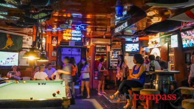 Blue Gecko Bar, Saigon - review by Rusty Compass